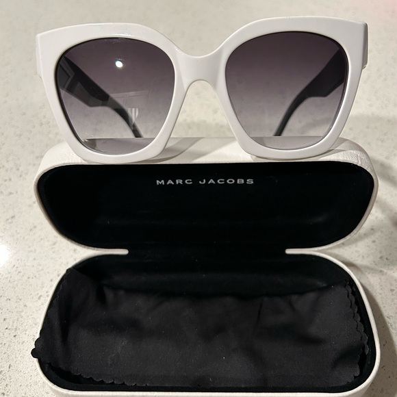 Marc Jacobs 182/S Oversized White Gradient Sunglasses | Luxe - Picture 5 of 15